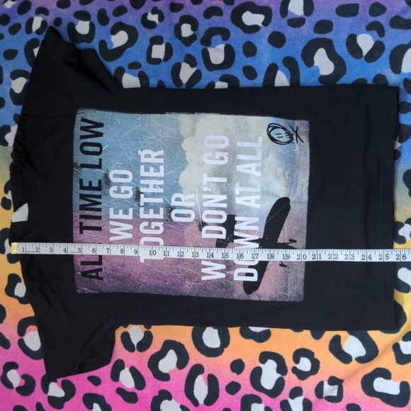 5/20 🖤Y2K All Time Low Hot Topic Band Tee🖤 - Picture 5 of 6